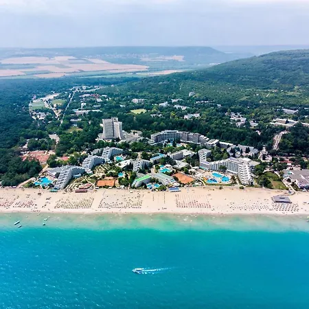 Flamingo 4* Hotel