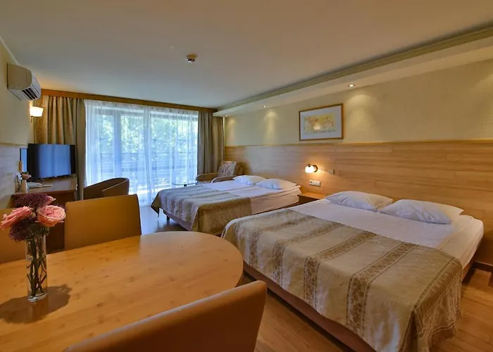 Flamingo 4* Hotel 4*